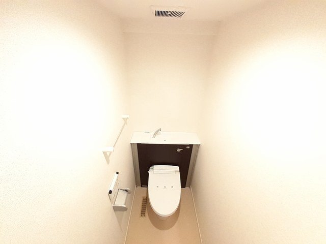 トイレ　落ち着いたトイレです