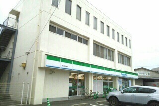 コンビニ　ファミリーマートさん（コンビニ）まで780m