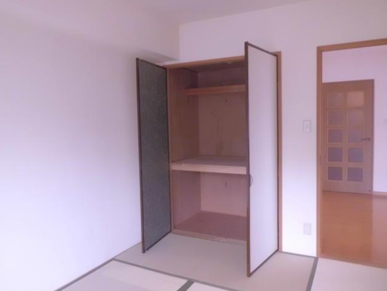 収納　押入れ付き！