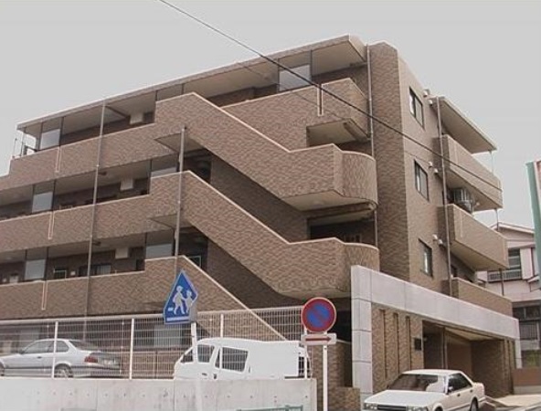 建物外観　礼金０！敷地内にはバイク置場もございます！
