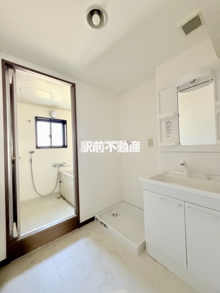 洗面設備　同型タイプの写真です。