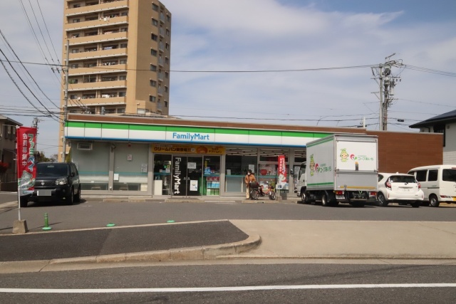 コンビニ　ファミリーマート 守山大牧町店（コンビニ）まで100m