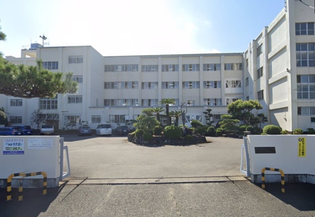 中学校　藤枝市立高洲中学校（中学校）まで1972m