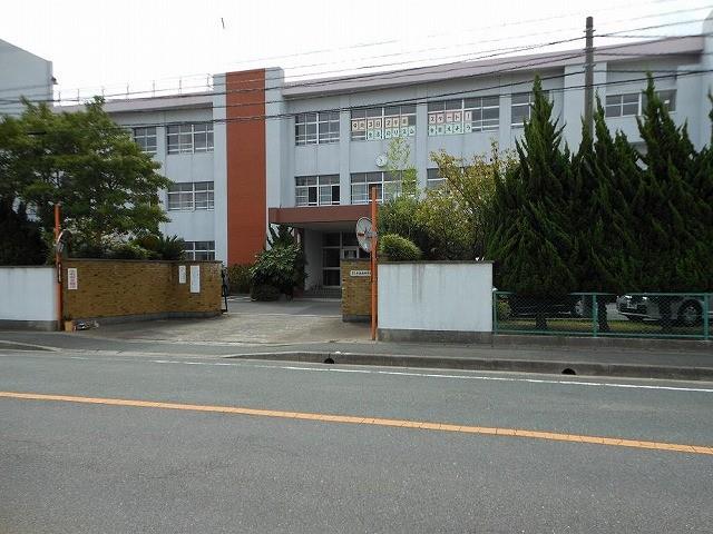 中学校　水巻南中学校（中学校）まで650m