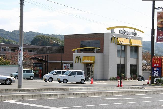 飲食店　マクドナルド　南生駒店（飲食店）まで76m