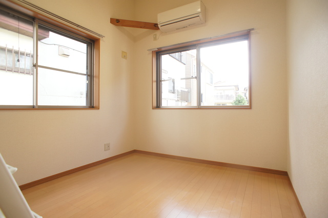 居室・リビング　人気の角部屋・２面採光！明るく風通しの良いお部屋です♪