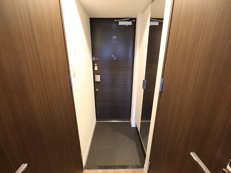 玄関　玄関　シューズボックス付（収納充実してます）