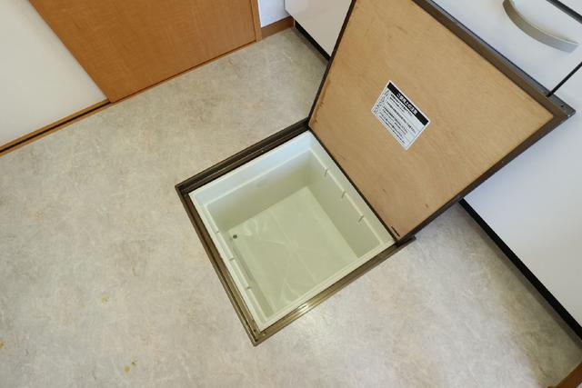 収納　収納　床下収納（キッチン）