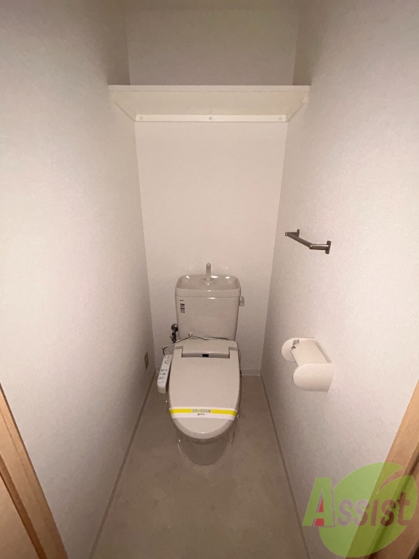 トイレ　トイレは温水洗浄便座となっており、快適にお使いいただけます。