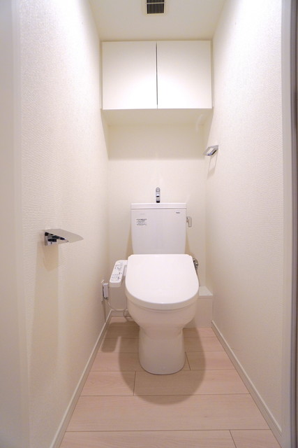 トイレ　※写真は同タイプ住戸です。