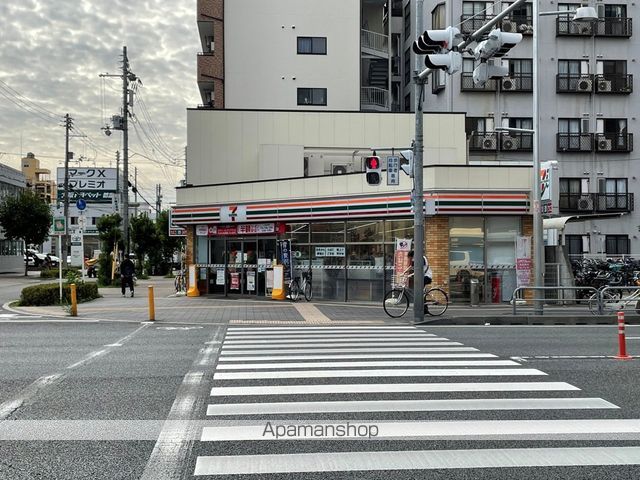 コンビニ　セブンイレブン（コンビニ）まで352m