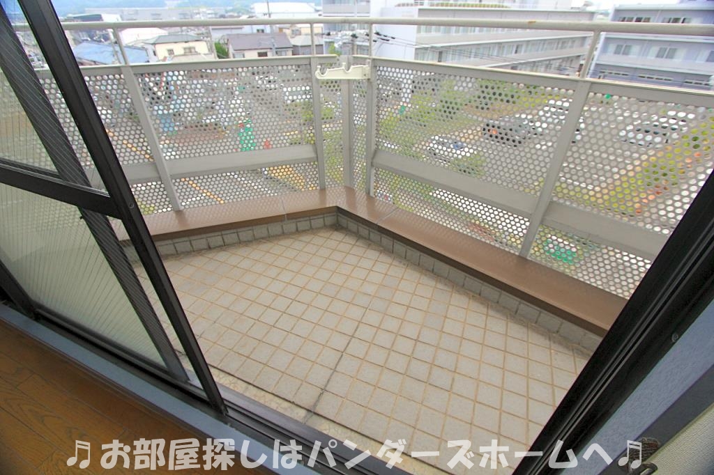 イーストヒルズ東香里の内装写真