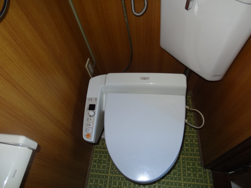 阪急宝塚線 服部天神駅 徒歩8分 3階建 築53年のトイレ写真