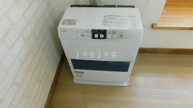 その他設備　冬はあったか石油ストーブです。