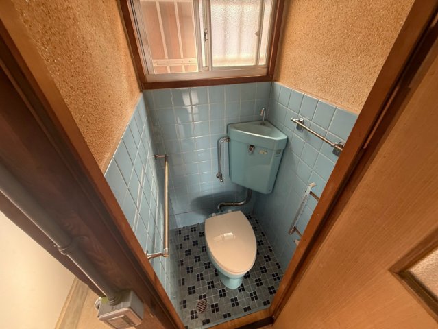 加茂4丁目戸建のトイレ写真