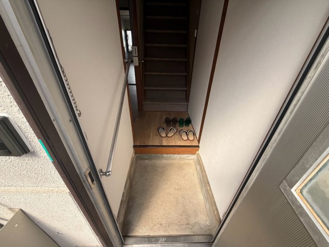 加茂4丁目戸建の玄関写真