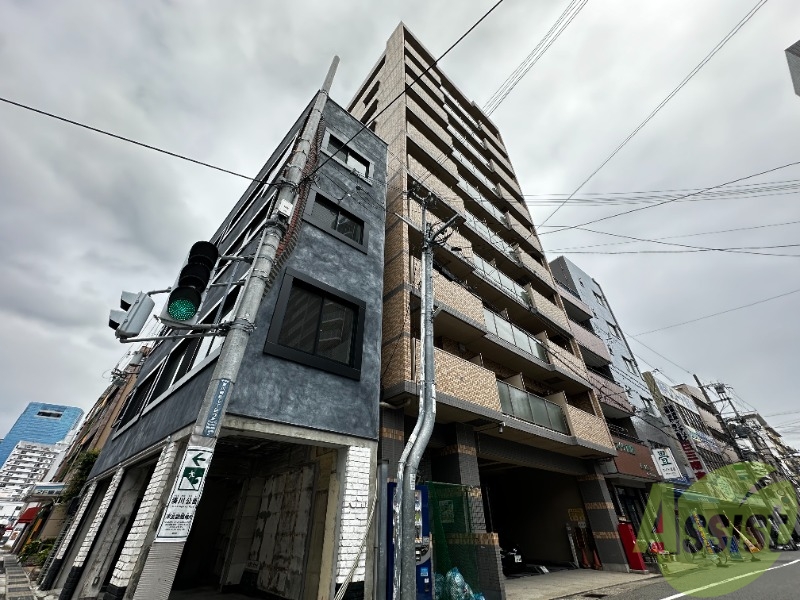 建物外観　建物の個性を主張するシックな外観