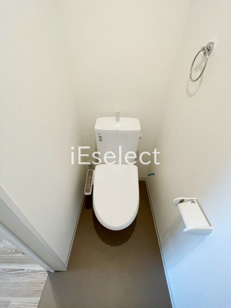 トイレ　温水洗浄便座付きのトイレです