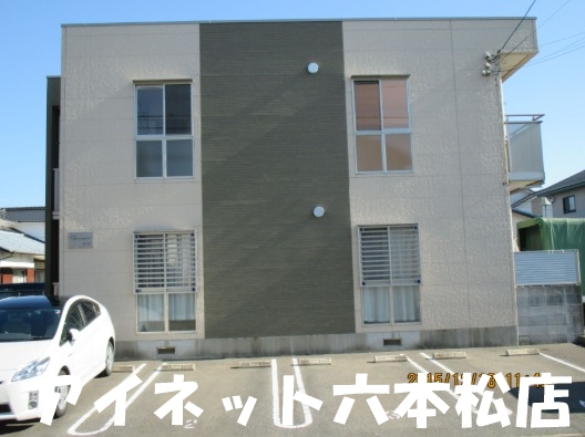 その他共有部分　敷地内駐車場もあります。