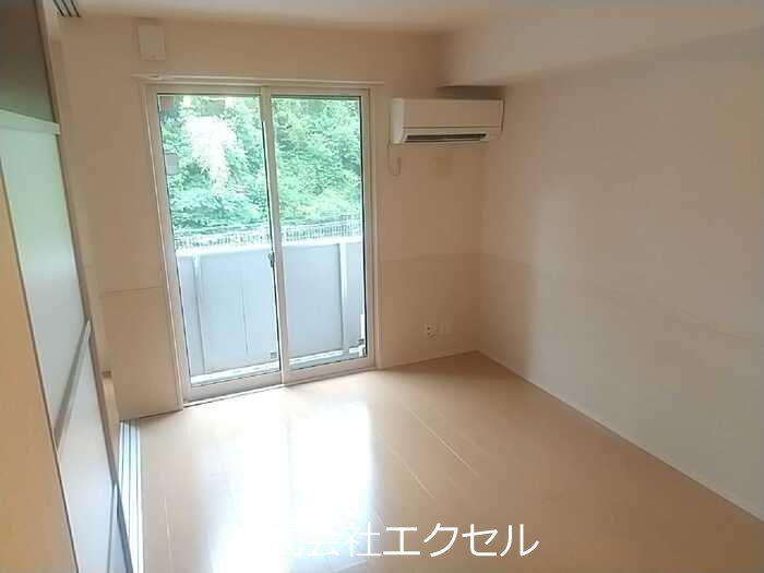 居室・リビング　同建物の別部屋の写真