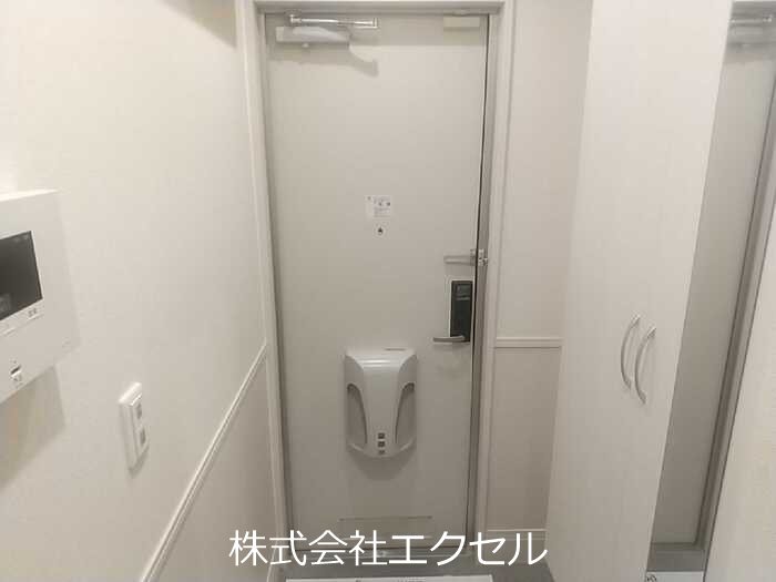 玄関　同建物の別部屋の写真