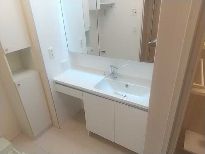 洗面設備　同建物の別部屋の写真