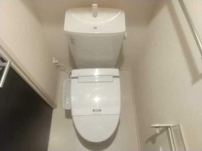 トイレ　同建物の別部屋の写真