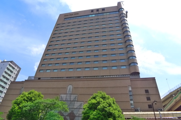 飲食店　ロイヤルパークホテル（飲食店）まで50m