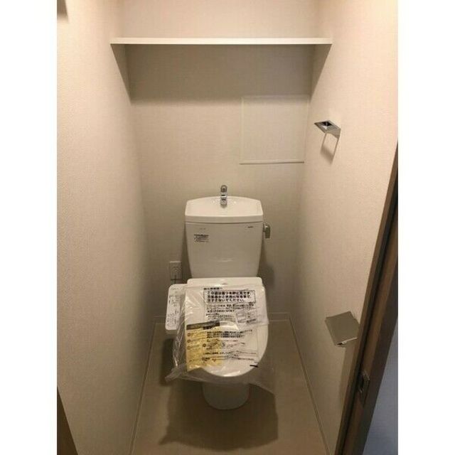 近鉄大阪線 布施駅 徒歩4分 14階建 築4年のトイレ写真