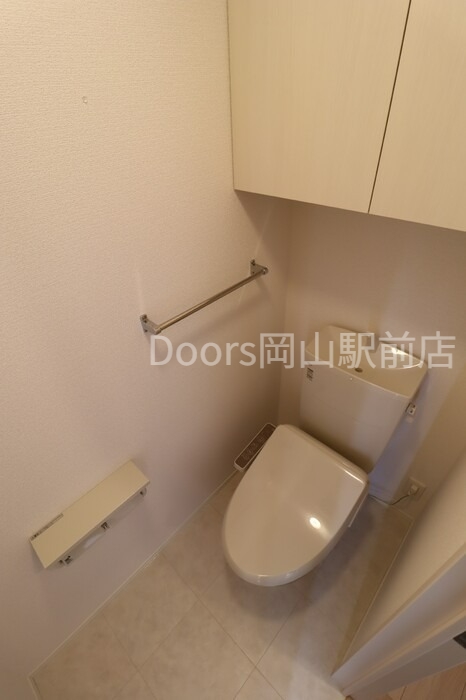 ＪＲ山陽本線 北長瀬駅 徒歩15分 2階建 築6年のトイレ写真