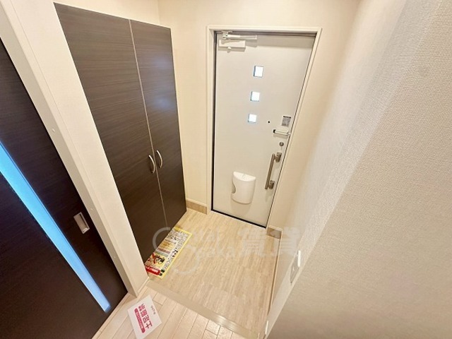 大阪モノレール本線 万博記念公園駅 徒歩27分 2階建 築2年の玄関写真