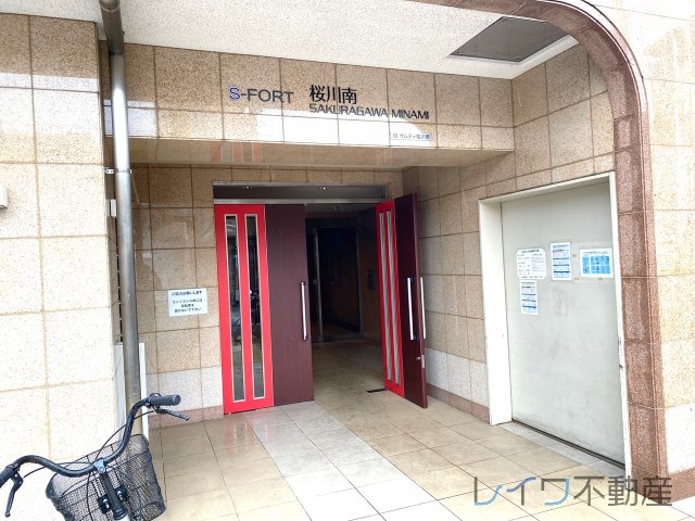 エントランス　建物の内部です