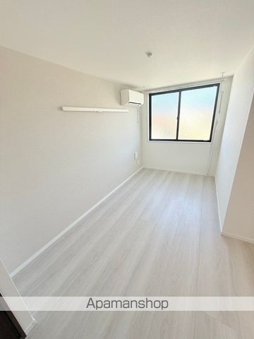 ベイルームルナ橋本の居間写真