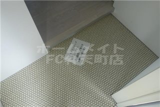 玄関　収納もある玄関です
