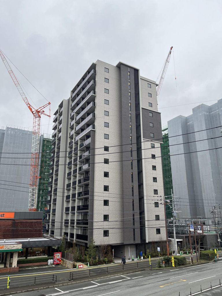 建物外観　駐車場