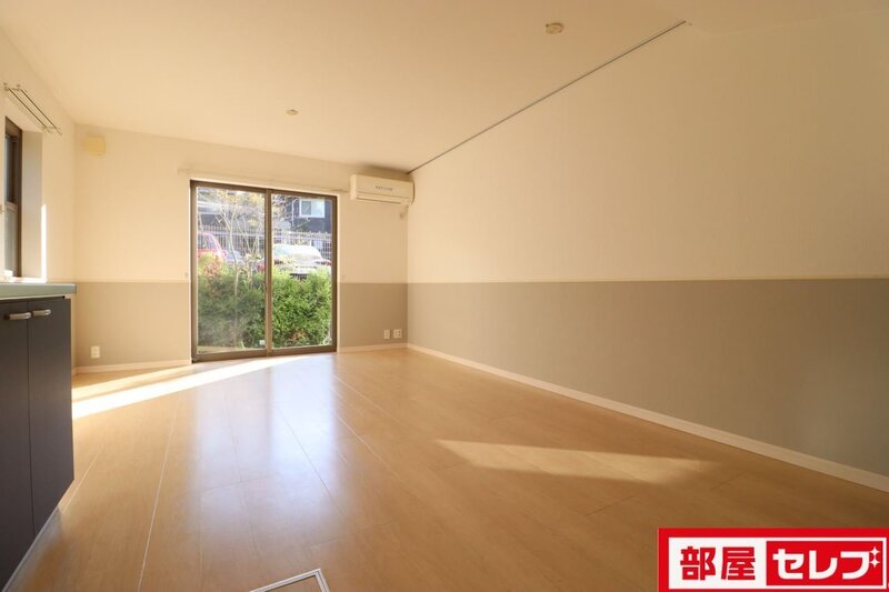 Green Court社が丘 A棟の居間写真