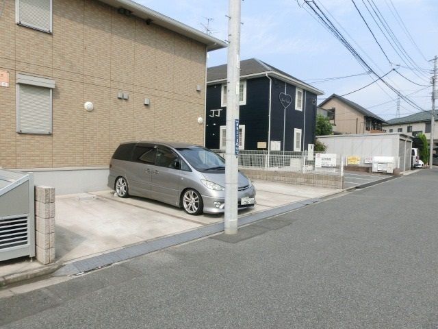 駐車場　敷地内の駐車場あります