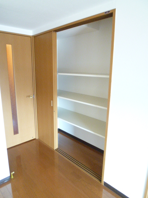 収納　402号内観写真/キッチン収納