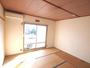 居室・リビング　和室８帖　南向きなので陽当たりも良く明るいお部屋です。
