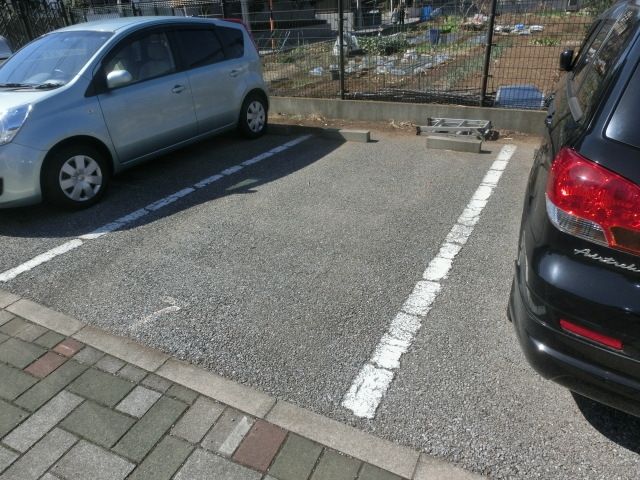 駐車場　敷地内駐車場