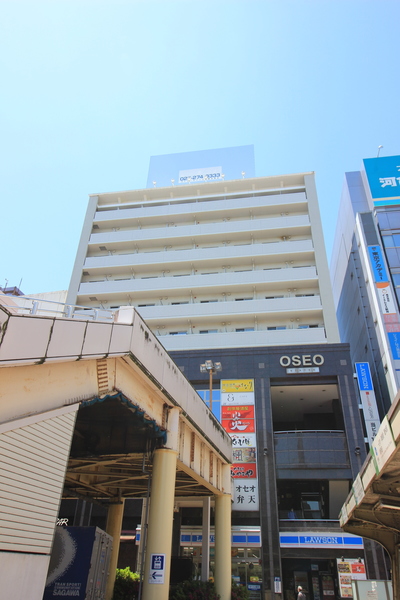 新潟市中央区弁天のマンションの建物外観