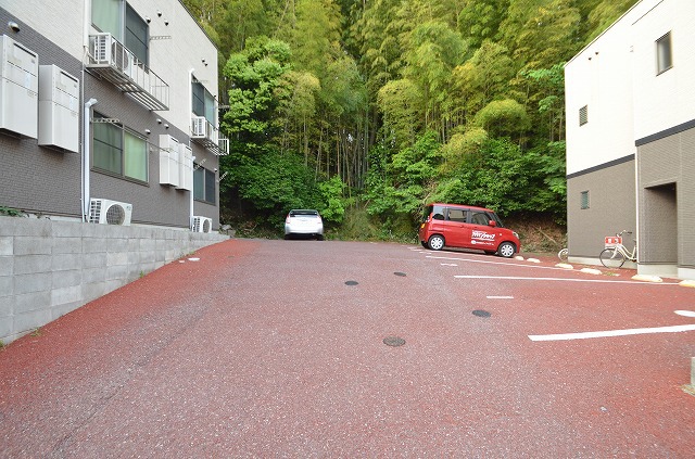 駐車場　エントランス