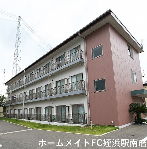 糸島市泊のマンションの建物外観