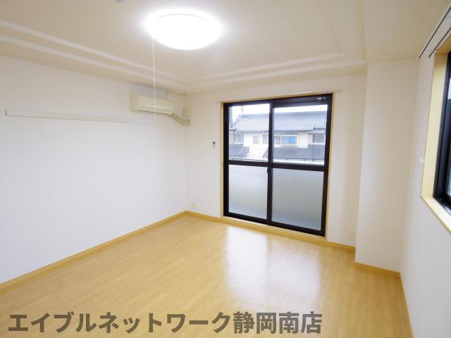 居室・リビング　使いやすい居間です