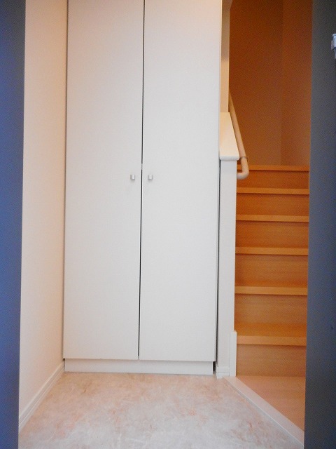 玄関　玄関・シューズボックス完備