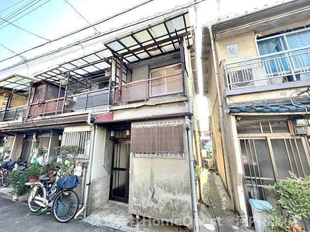 天美西3丁目テラスハウスの建物外観