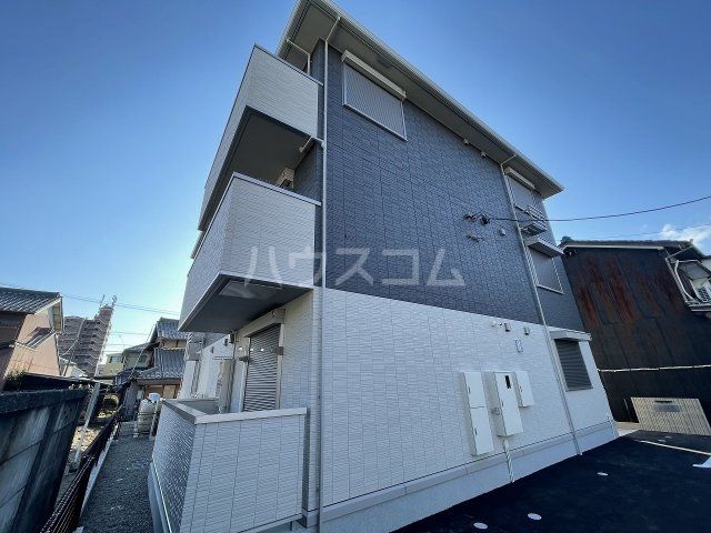 一宮市向山町のアパートの建物外観