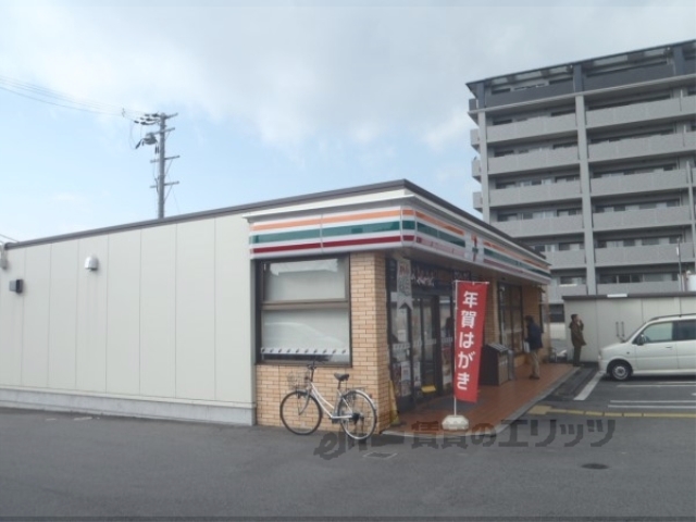 【守山市吉身のマンションのコンビニ】