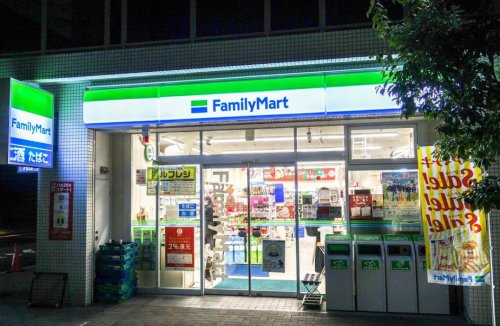 コンビニ　ファミリーマート 新町店（コンビニ）まで413m