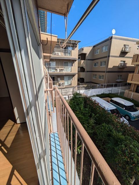 【さいたま市浦和区東岸町のマンションのバルコニー】